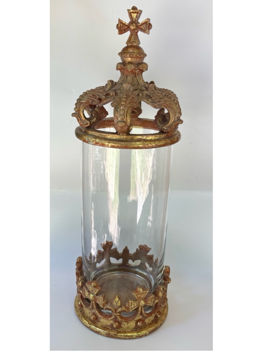 VNT  Mark Roberts Rustic Antique Gold Brushed Ornate Gold Glass Hurricane Vase